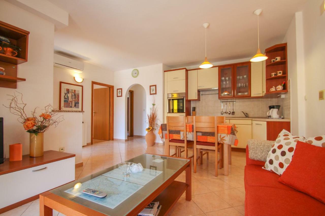 Alenka Orange Apartment Novigrad  Exterior photo