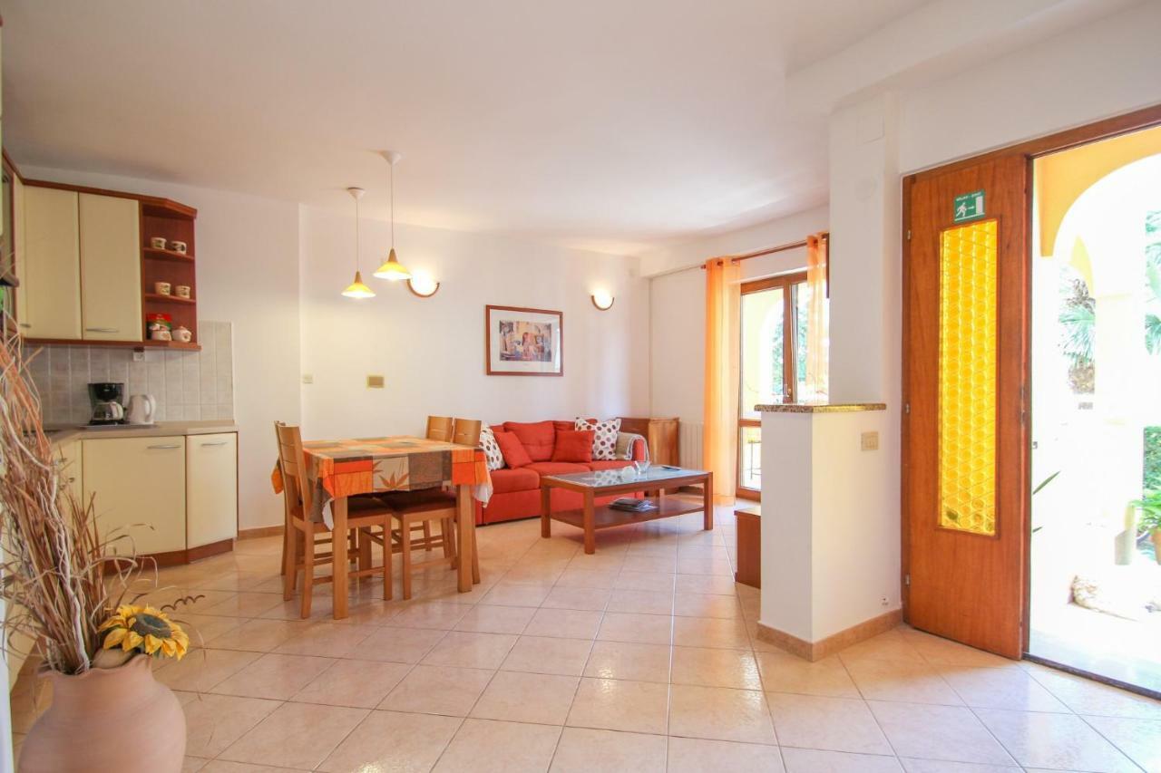 Alenka Orange Apartment Novigrad  Exterior photo