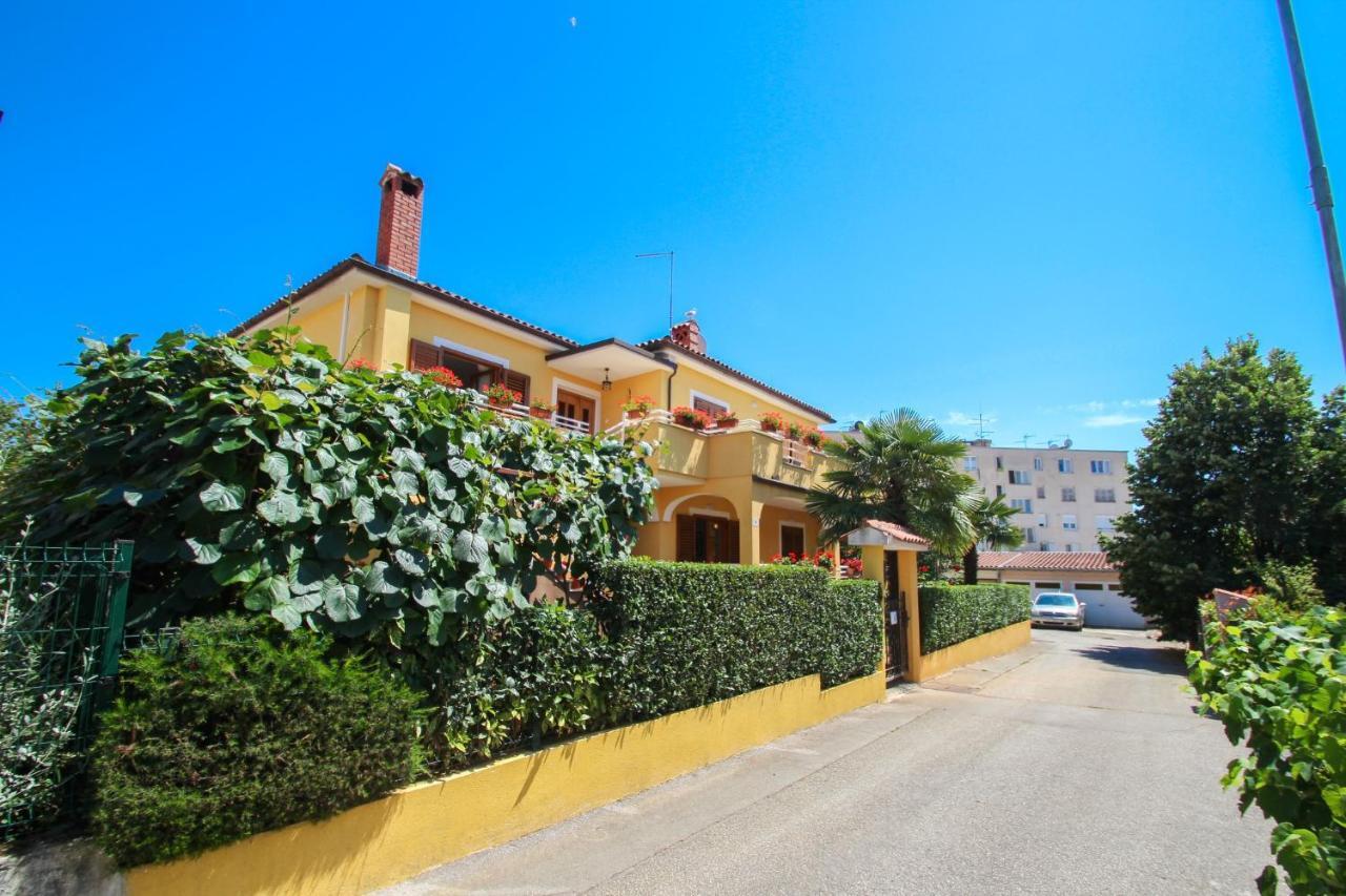 Alenka Orange Apartment Novigrad  Exterior photo